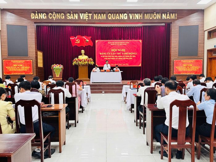 Đảng ủy xã Hòa Vang tổ chức Hội nghị lần thứ 5 đánh giá tình hình thực hiện nhiệm vụ 6 tháng đầu năm, triển khai nhiệm vụ 6 tháng cuối năm.