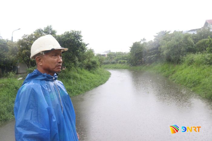 Tuyến kênh Đa Cô có khẩu độ hẹp, cần sớm mở rộng khẩu độ để giảm ngập cho vực thượng lưu và hai bên kênh. Ảnh: HOÀNG HIỆP