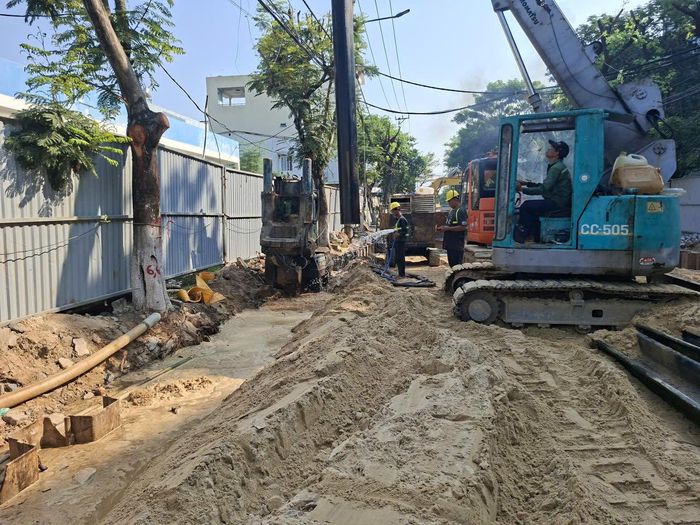 Nhiều dự án mở rộng cống thoát nước đang được hoàn thiện trên địa bàn thành phố. Ảnh: QUỐC CƯỜNG