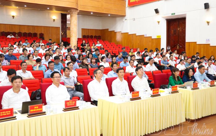 Đại biểu tham dự buổi khai giảng lớp bồi dưỡng, cập nhật kiến thức, kỹ năng theo Quy định 145-QĐ/TW.