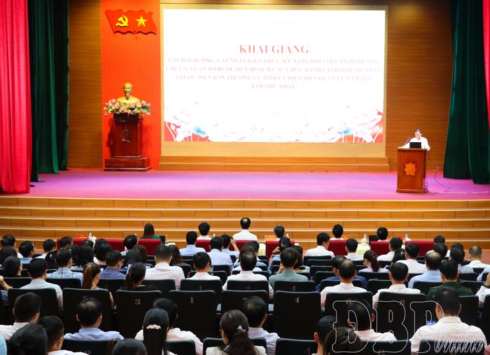 Quang cảnh buổi khai giảng.