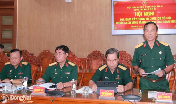 Đại tá Huỳnh Thanh Liêm, Phó Chủ tịch Hội Cựu Chiến binh thành phố Đồng Nai trình bày tham luận. Ảnh: Nguyệt Hà