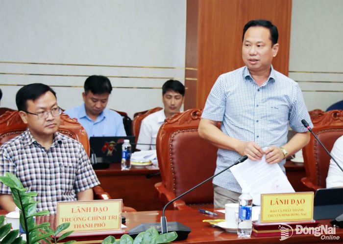 Phó Giám đốc phụ trách Báo và Phát thanh, Truyền hình Đồng Nai Nông Thanh Tuấn chia sẻ các giải pháp thúc đẩy công tác chuyển đổi số tại đơn vị trong thời gian tới. Ảnh: Hải Quân
