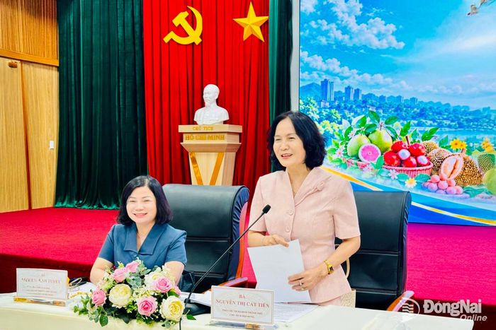 Thành ủy viên, Phó Chủ tịch UBND thành phố Nguyễn Thị Cát Tiên chủ trì Hội nghị đánh giá, phân hạng sản phẩm OCOP cấp thành phố đợt 1 năm 2026. Ảnh: B.Nguyên