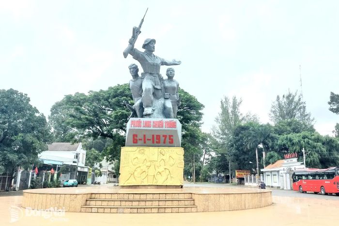 Tượng đài Chiến thắng Phước Long (phường Phước Long). Ảnh: Tư liệu