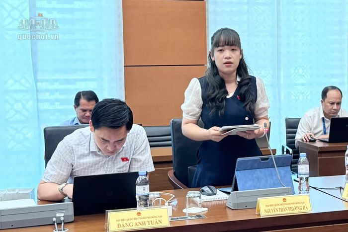 Đại biểu Nguyễn Trần Phương Hà (Đoàn Đại biểu Quốc hội thành phố Đồng Nai) phát biểu tại phiên thảo luận tổ ngày 21-10. Ảnh: quochoi.vn