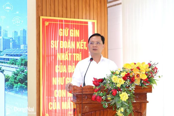 Đồng chí Hà Anh Dũng, Ủy viên Ban Thường vụ Thành ủy, Phó Chủ tịch Thường trực Ủy ban MTTQ Việt Nam thành phố Đồng Nai, báo cáo viên Trung ương trình bày chuyên đề “Xây dựng ý thức công dân đô thị, góp phần xây dựng thành phố Đồng Nai văn minh - hiện đại - hạnh phúc”.