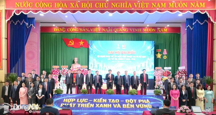 Các thành viên tham gia Ủy ban Hội Doanh nhân trẻ VRG lần thứ VIII, nhiệm kỳ 2026-2030. Ảnh: Trung Quang