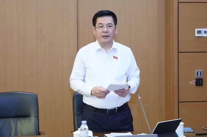  Về mở rộng đối tượng tham gia BHXH bắt buộc, Phó Chủ tịch Quốc hội Nguyễn Hồng Diên nhất trí với chủ trương bổ sung người làm việc không có quan hệ lao động và người làm việc trên nền tảng số. Ảnh: Đoàn ĐBQH tỉnh Gia Lai 