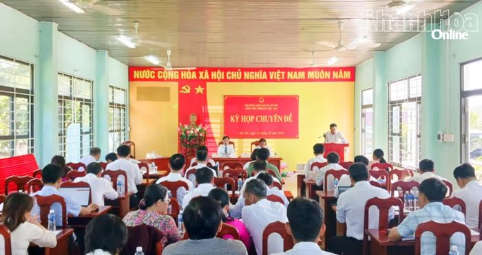 Quang cảnh kỳ họp.