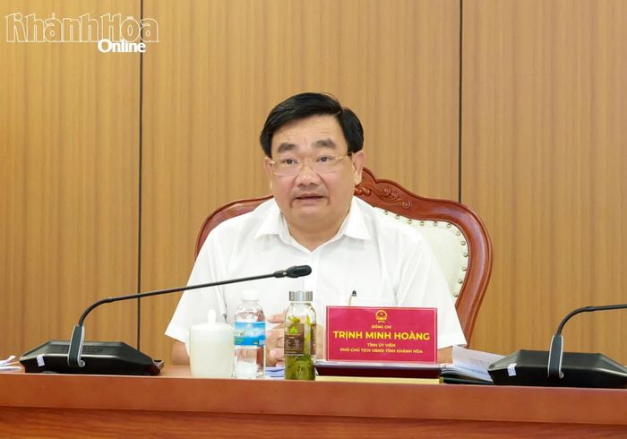 Đồng chí Trịnh Minh Hoàng phát biểu chỉ đạo tại cuộc họp.