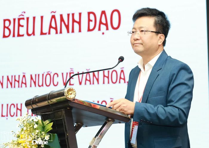 Lãnh đạo Trung tâm Xúc tiến Đầu tư,Thương mại và Du lịch tỉnh phát biểu tại chương trình. 