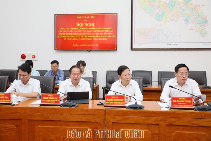 Các đại biểu dự hội nghị. 