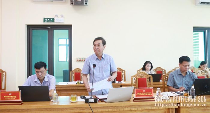 Phó Trưởng Ban Tổ chức, Kiểm tra cơ quan Ủy ban MTTQ Việt Nam tỉnh phát biểu thảo luận tại cuộc họp