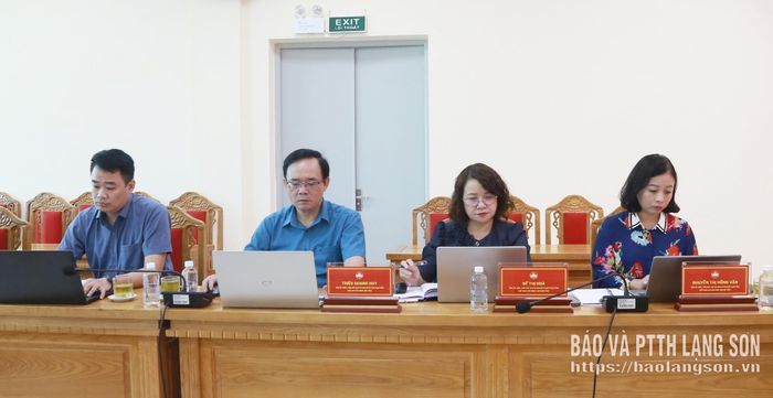 Các đại biểu dự cuộc họp