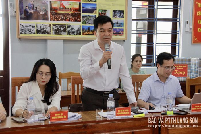 Lãnh đạo Ban Văn hoá - Xã hội, HĐND tỉnh phát biểu tại buổi làm việc
