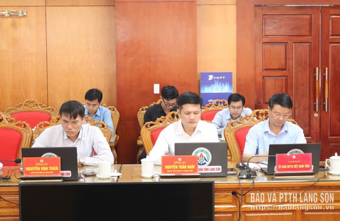 Các đại biểu tham dự phiên họp