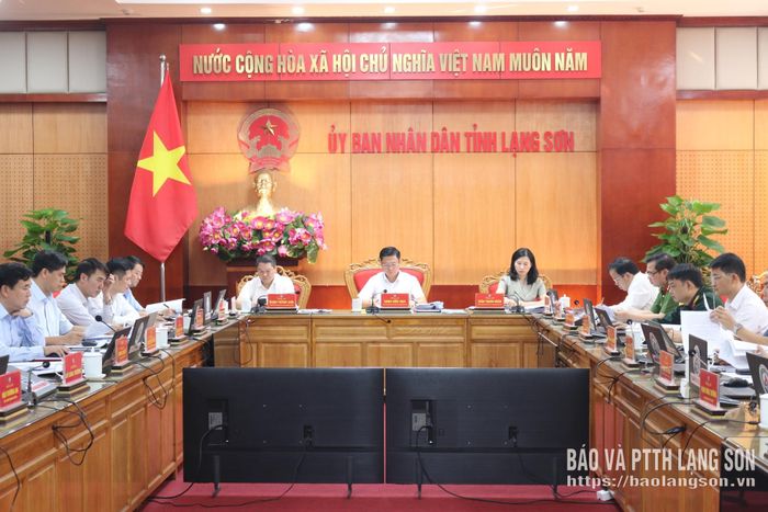 Các đại biểu tham dự phiên họp