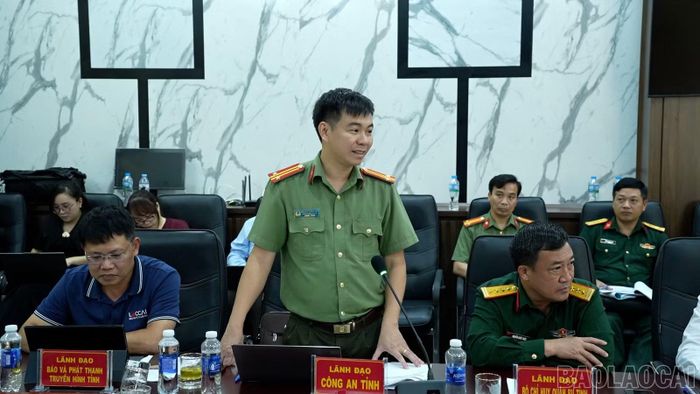 Các đại biểu thảo luận tại hội nghị.