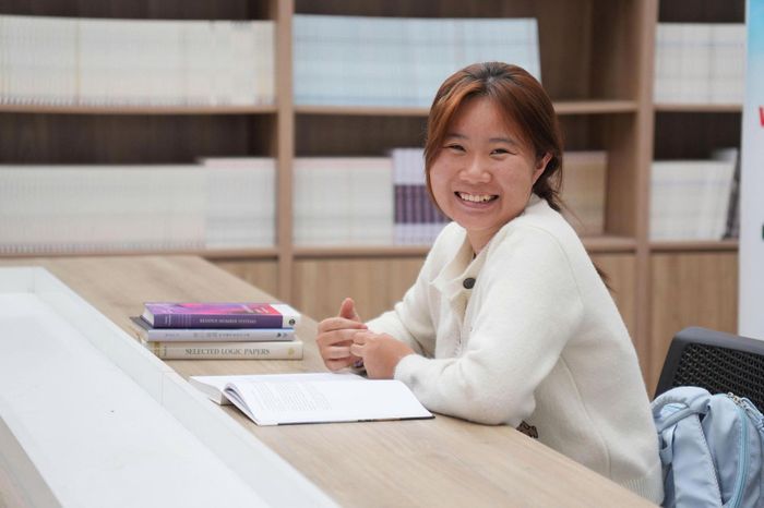 Nụ cười của em Nguyễn Thị Thúy Hương trên ghế giảng đường