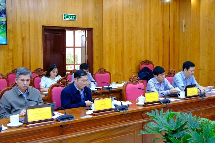 Đại diện lãnh đạo các sở, ngành đơn vị tham dự buổi làm việc