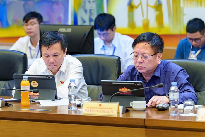 ĐBQH tỉnh Lâm Đồng tham dự phiên thảo luận