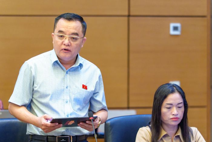 Đại biểu Huỳnh Ngọc Liêm, Đoàn ĐBQH tỉnh Lâm Đồng nêu ý kiến