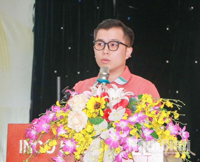 Chuyên viên Sở Công thương truyền đạt các chuyên đề tại buổi tập huấn.