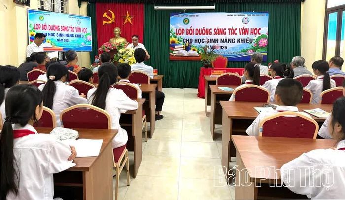Quang cảnh lớp bồi dưỡng.