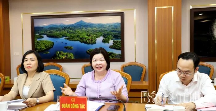 Chủ tịch Liên minh HTX Việt Nam Cao Xuân Thu Vân phát biểu tại buổi làm việc.