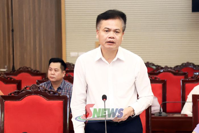 Lãnh đạo Sở Nông nghiệp và Môi trường phát biểu tại cuộc họp.