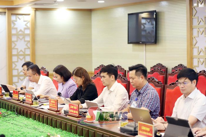 Các đại biểu dự cuộc làm việc.