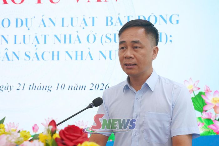 Lãnh đạo Liên hiệp các Hội Khoa học và Kỹ thuật tỉnh phát biểu tại hội thảo.