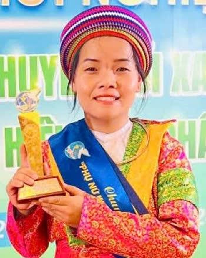 Chị Vừ Thị Hà Thôn Vần Chải, xã Yên Minh