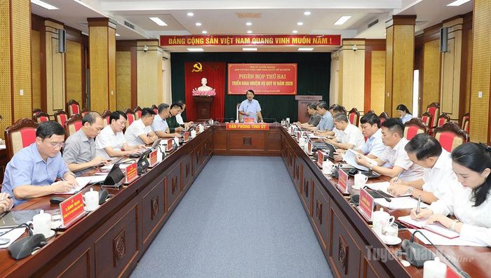 Quang cảnh phiên họp.