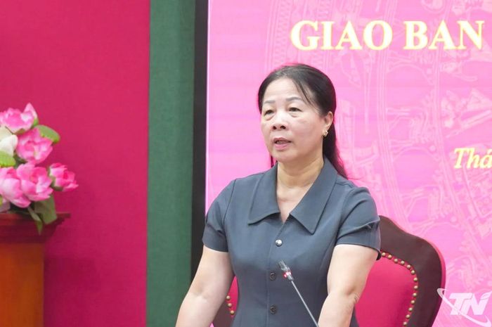 Đồng chí Nguyễn Thị Vũ Anh, Phó Trưởng ban Thường trực Ban Tuyên giáo Tỉnh ủy, phát biểu tại Hội nghị.