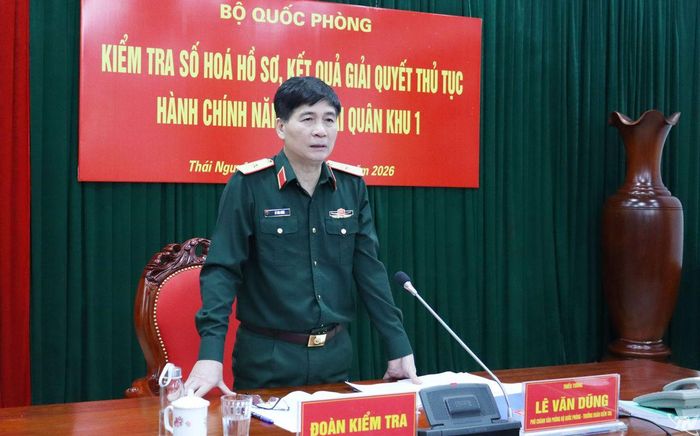 Thiếu tướng Lê Văn Dũng, Phó Chánh Văn phòng Bộ Quốc phòng, kết luận buổi kiểm tra.