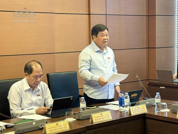 Đại biểu Phạm Văn Thắng, Đoàn đại biểu Quốc hội tỉnh An Giang phát biểu. (Ảnh: Quochoi.vn)