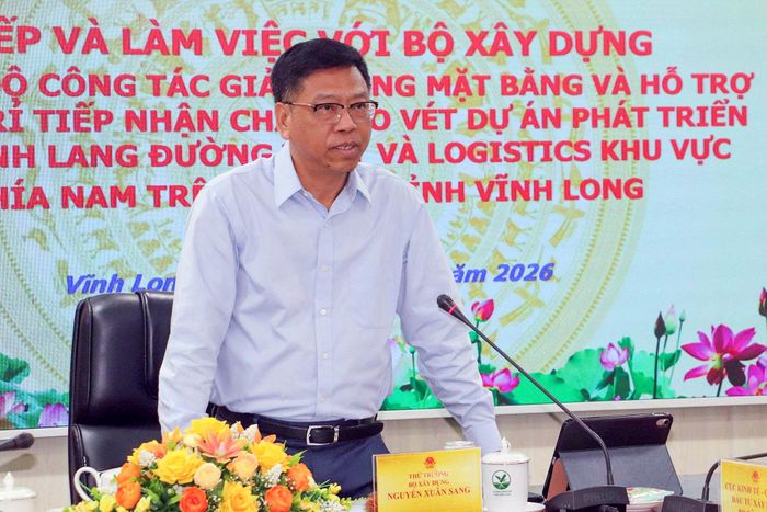 Thứ trưởng Bộ Xây dựng Nguyễn Xuân Sang nhấn mạnh công tác giải phóng mặt bằng cần được triển khai đúng tiến độ, để đảm bảo kế hoạch khởi công dự án cuối năm 2026