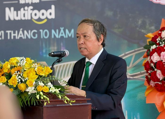Phát biểu tại lễ hợp long, ông Trương Hùng, Phó chủ tịch Hội đồng quản trị Nutifood, cho biết doanh nghiệp tài trợ toàn bộ kinh phí xây dựng cầu nhằm tri ân người tiêu dùng, đồng thời bổ sung không gian công cộng cho người dân và du khách. Sau hợp long, Nutifood sẽ tiếp tục phối hợp với các đơn vị hoàn thiện, kiểm tra, kiểm định và nghiệm thu công trình trước khi đưa vào sử dụng.