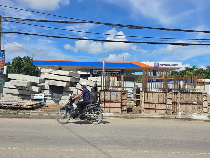 Thiết bị phục vụ cho dự án tập kết tại hiện trường.