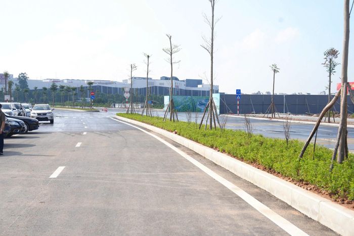 Một đoạn đã hoàn thành thuộc Dự án đầu tư, nâng cấp mở rộng đường 70 (đoạn từ phố Trịnh Văn Bô đến hết địa phận quận Nam Từ Liêm cũ). (Ảnh: Phạm Hùng).