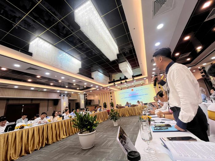 ThS.KTS Lương Đỗ Quân, Phó giám đốc Ban Quản lý dự án Quy hoạch kiến trúc (Sở Xây dựng Hà Nội) tham luận tại Hội thảo.