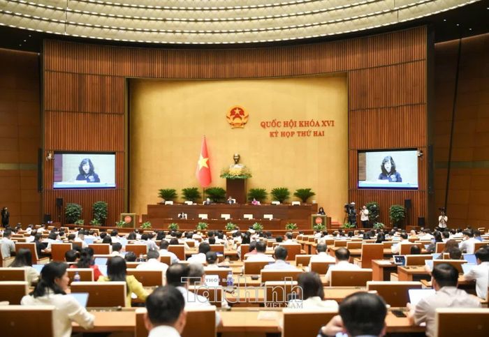 Toàn cảnh phiên họp sáng 21/10. Ảnh: Đức Thanh