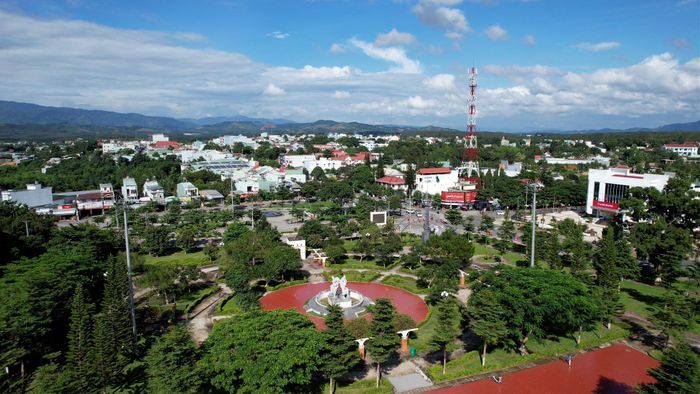 Diện mạo Bờ Y ngày càng khởi sắc, mở ra những điều kiện thuận lợi cho phát triển kinh tế và nâng cao đời sống người dân.