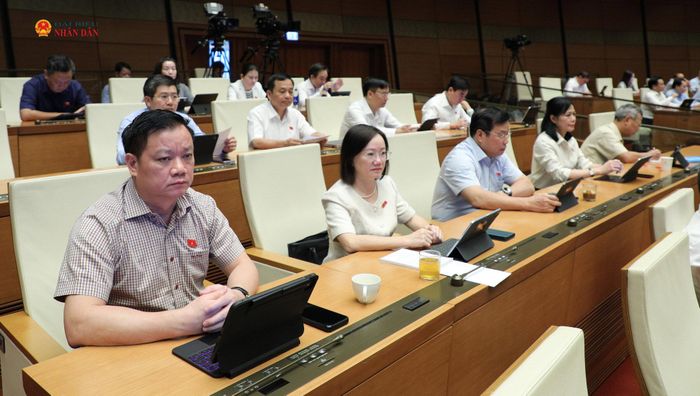 Các đại biểu tham dự phiên họp. Ảnh: Khánh Duy