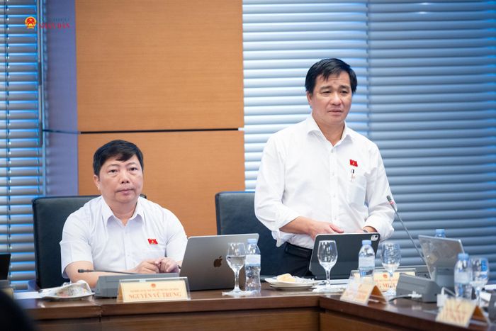 ĐBQH Dương Minh Tuấn (TP. Hồ Chí Minh) phát biểu