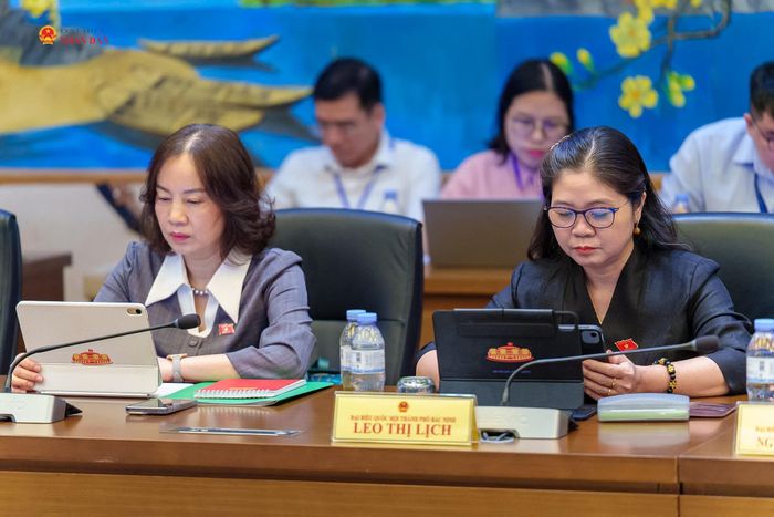 Các đại biểu tham dự phiên thảo luận tổ. Ảnh: Tiến Cường