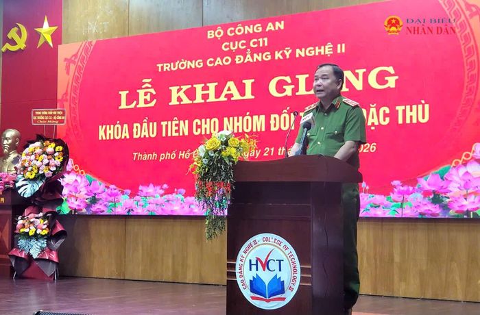 Cục trưởng Cục C11 - Bộ Công an, Trung tướng Trần Văn Thiện phát biểu tại lễ khai giảng. Ảnh: Quang Phương