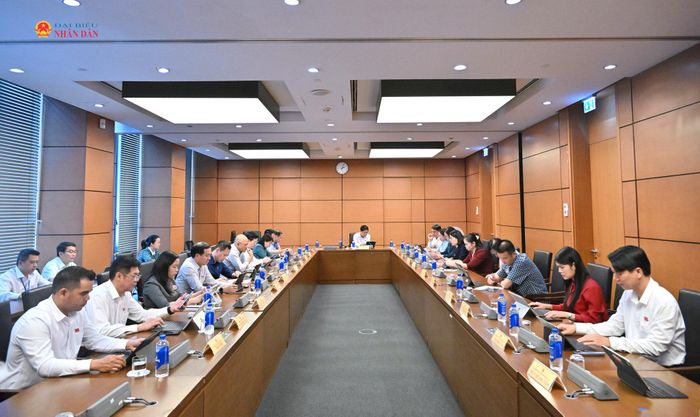 Toàn cảnh phiên thảo luận tổ 14. Ảnh: Quang Khánh